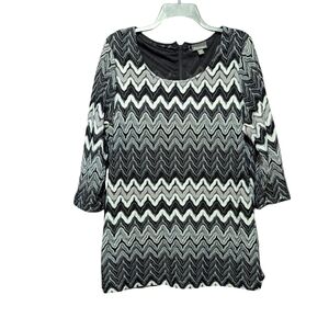 Roz & Ali Black and White Zigzag Blouse